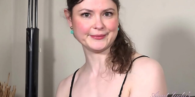 british,brunette,bus,hairy,joi,masturbation,milf,molten,naughty,stepmom
